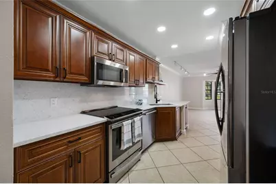 10416 Saint Tropez Place, Tampa, FL 33615 - Photo 13