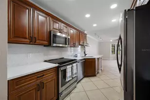 10416 St Tropez Pl, Tampa, FL 33615 - Photo 13