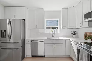 4043 Shore Acres Blvd NE, Saint Petersburg, FL 33703 - Photo 13