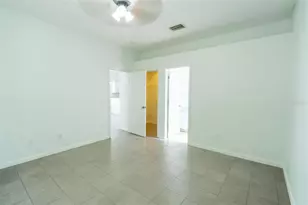 7457 Oxford Garden Cir, Apollo Beach, FL 33572 - Photo 13