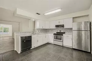 808 Chamberlain Loop, Lake Wales, FL 33853 - Photo 3