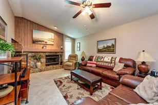 2911 Lahlor Ln, Palm Harbor, FL 34684 - Photo 15