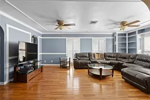 1449 45th Ave NE, Saint Petersburg, FL 33703 - Photo 11