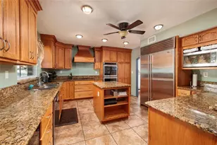 1449 45th Ave NE, Saint Petersburg, FL 33703 - Photo 17