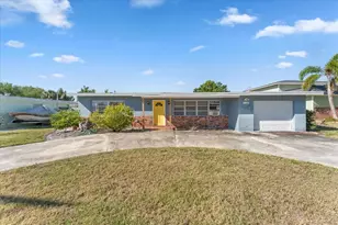 6971 Grande Vista Way S, Saint Petersburg, FL 33707 - Photo 1