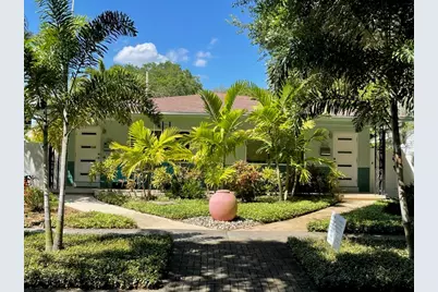 807 26th Avenue N, Saint Petersburg, FL 33704 - Photo 1