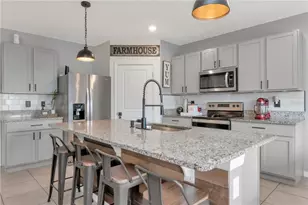 33678 Jasper Stone Dr, Wesley Chapel, FL 33543 - Photo 5