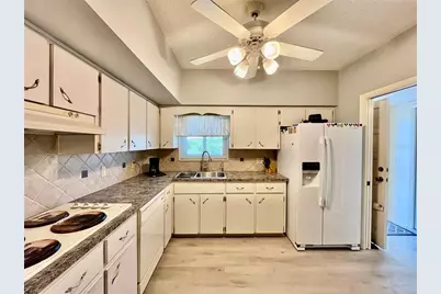 2258 World Parkway Boulevard W #56, Clearwater, FL 33763 - Photo 11