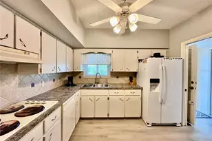 2258 World Pkwy Blvd W, Clearwater, FL 33763 - Photo 11