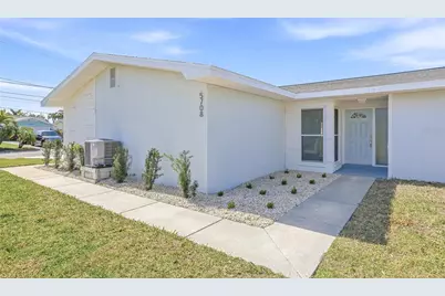 5708 Bayshore Drive, Seminole, FL 33772 - Photo 5