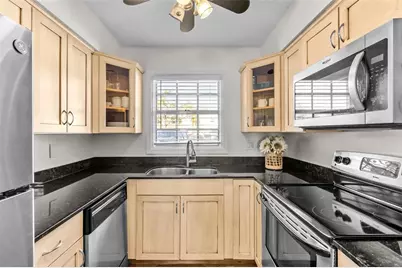 5026 Coquina Key Drive SE #5026, Saint Petersburg, FL 33705 - Photo 9