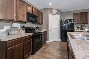 35900 Hillbrook Ave, Zephyrhills, FL 33541 - Photo 15