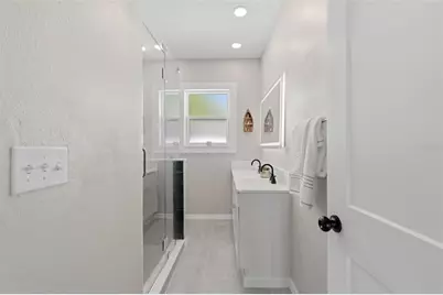 410 W Lemon Street, Tarpon Springs, FL 34689 - Photo 25