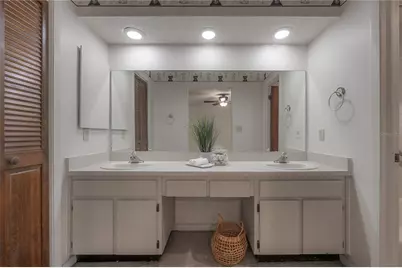 4206 Golf Club Lane, Tampa, FL 33618 - Photo 35