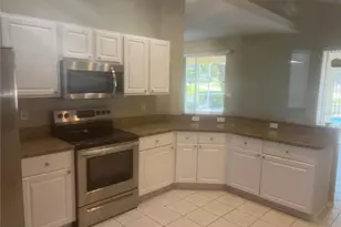 18914 Maisons Dr, Lutz, FL 33558 - Photo 17