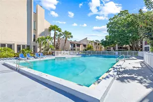 8601 Huron Ct, Tampa, FL 33614 - Photo 29