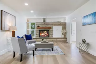 2753 Valencia Dr, Sarasota, FL 34239 - Photo 11