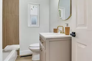 2753 Valencia Dr, Sarasota, FL 34239 - Photo 35