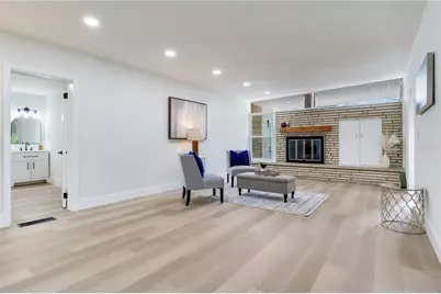 2753 Valencia Drive, Sarasota, FL 34239 - Photo 13