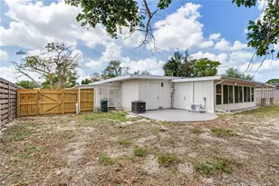 2753 Valencia Dr, Sarasota, FL 34239 - Photo 45