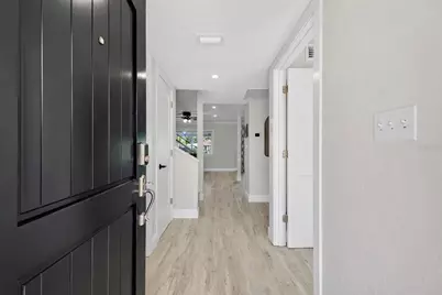 6747 Cape Hatteras Way NE #3, Saint Petersburg, FL 33702 - Photo 3