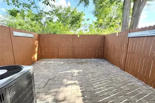 4006 Cedar Limb Ct, Tampa, FL 33614 - Photo 5