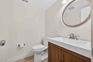 6257 Cape Hatteras Way NE, Saint Petersburg, FL 33702 - Photo 15