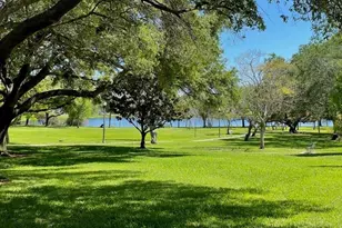 2624 12th St N, Saint Petersburg, FL 33704 - Photo 35