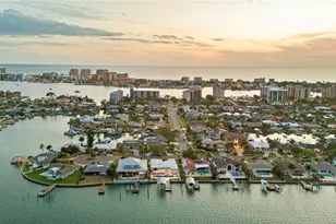 631 Harbor Is, Clearwater Beach, FL 33767 - Photo 3