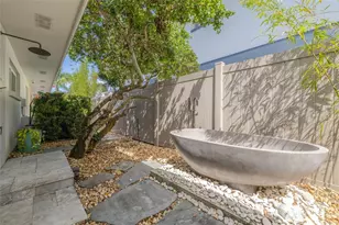 3932 Versailles Dr, Tampa, FL 33634 - Photo 5