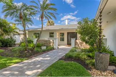 3932 Versailles Drive, Tampa, FL 33634 - Photo 9