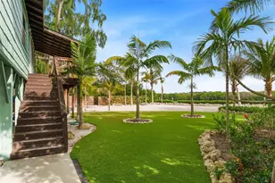 2700 44th St S, Gulfport, FL 33711 - Photo 3