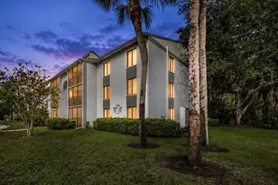 1308 Pine Ridge Cir E, Tarpon Springs, FL 34688 - Photo 1