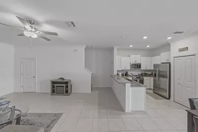 30688 Veridian Way, Wesley Chapel, FL 33543 - Photo 9