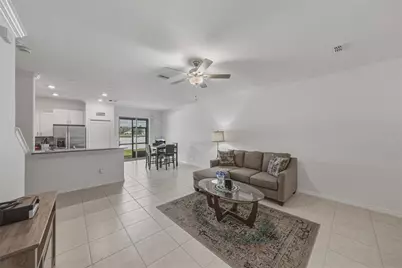 30688 Veridian Way, Wesley Chapel, FL 33543 - Photo 5
