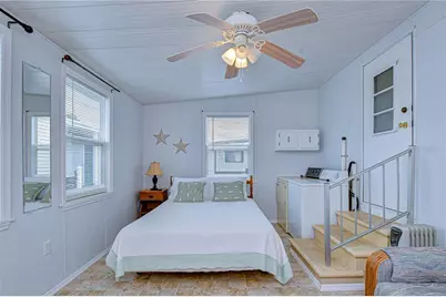 38634 Lansing Avenue, Zephyrhills, FL 33542 - Photo 23