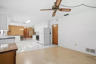 140 Patlin Cir E, Largo, FL 33770 - Photo 17