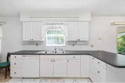 140 Patlin Circle E, Largo, FL 33770 - Photo 13