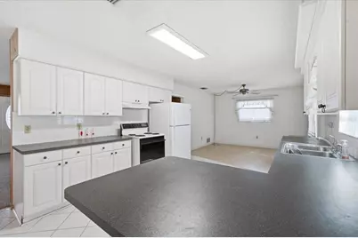 140 Patlin Circle E, Largo, FL 33770 - Photo 11