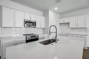 31546 Azure Bch Dr, San Antonio, FL 33576 - Photo 11