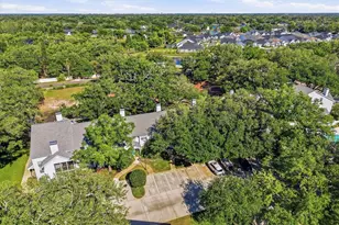 3213 Valley Oaks Dr, Tampa, FL 33618 - Photo 29