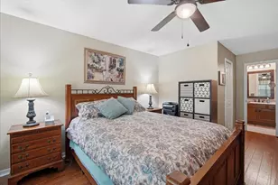 3213 Valley Oaks Dr, Tampa, FL 33618 - Photo 19