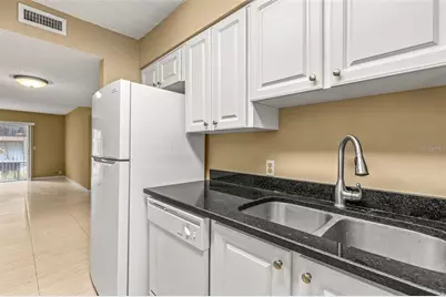 7510 Presley Place #98-B, Tampa, FL 33617 - Photo 5