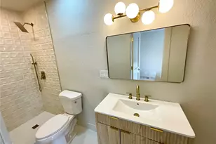 644 Manor Dr W, Dunedin, FL 34698 - Photo 17