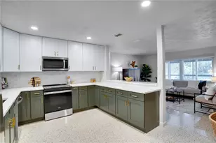 5135 101st St N, Saint Petersburg, FL 33708 - Photo 13