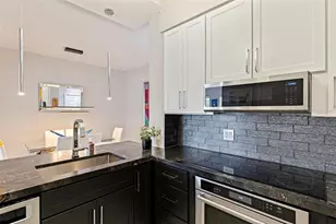 200 4th Ave S, Saint Petersburg, FL 33701 - Photo 11