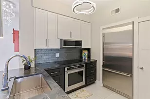 200 4th Ave S, Saint Petersburg, FL 33701 - Photo 7