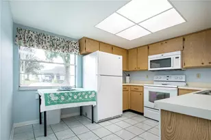 2017 Hullhouse Dr, Sun City Center, FL 33573 - Photo 17