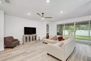 2824 Quail Crst Ct, Valrico, FL 33594 - Photo 11