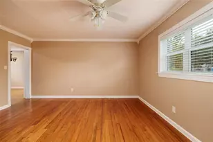 1044 46th Ave N, Saint Petersburg, FL 33703 - Photo 11